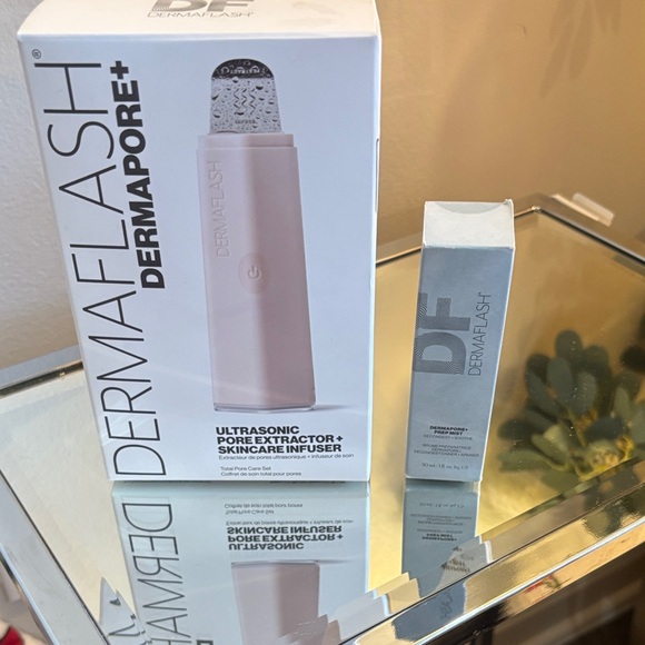 DERMAPORE+ Ultrasonic Pore Extractor - White - Picture 1 of 4